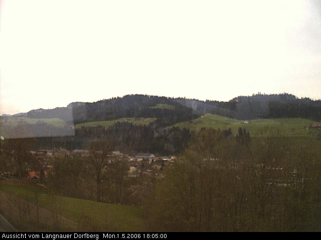 Webcam-Bild: Aussicht vom Dorfberg in Langnau 20060501-180500