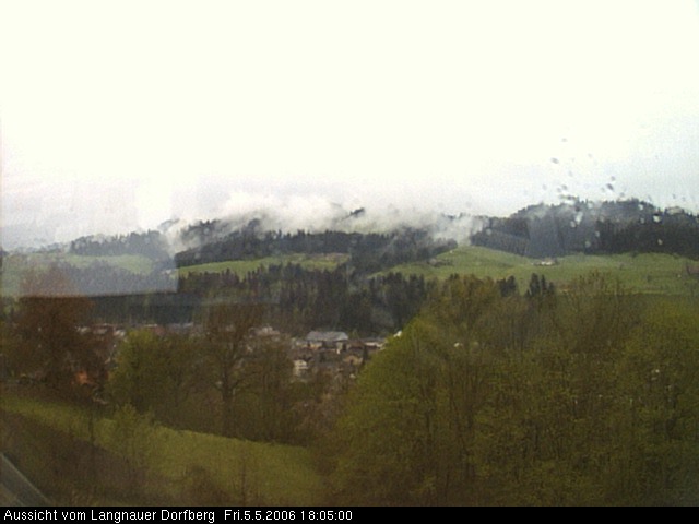 Webcam-Bild: Aussicht vom Dorfberg in Langnau 20060505-180500