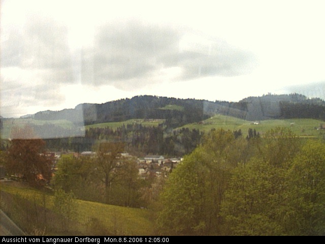 Webcam-Bild: Aussicht vom Dorfberg in Langnau 20060508-120500