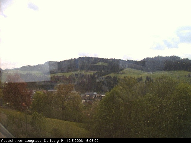 Webcam-Bild: Aussicht vom Dorfberg in Langnau 20060512-160500