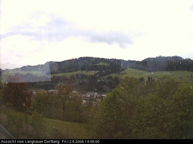 Webcam-Bild: Aussicht vom Dorfberg in Langnau 20060512-180500
