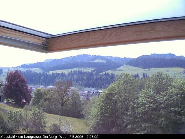 Webcam-Bild: Aussicht vom Dorfberg in Langnau 20060517-120500