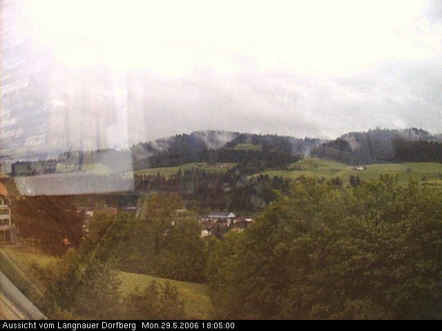 Webcam-Bild: Aussicht vom Dorfberg in Langnau 20060529-180500
