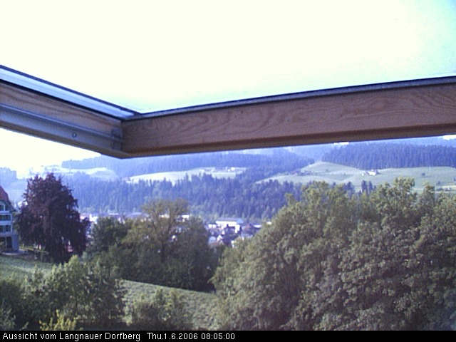 Webcam-Bild: Aussicht vom Dorfberg in Langnau 20060601-080500