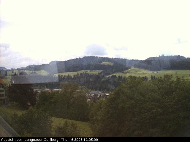 Webcam-Bild: Aussicht vom Dorfberg in Langnau 20060601-120500