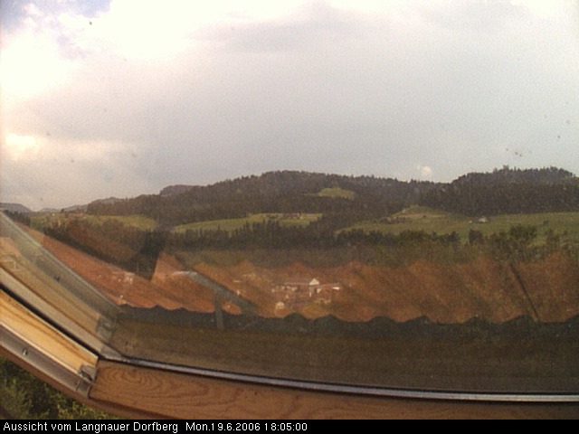 Webcam-Bild: Aussicht vom Dorfberg in Langnau 20060619-180500