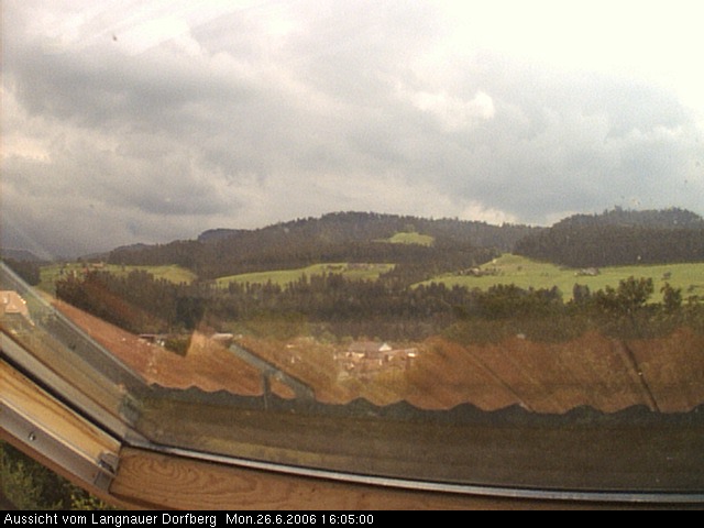 Webcam-Bild: Aussicht vom Dorfberg in Langnau 20060626-160500