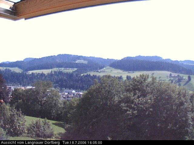 Webcam-Bild: Aussicht vom Dorfberg in Langnau 20060718-160500