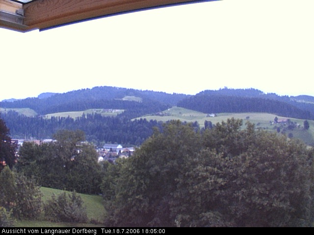 Webcam-Bild: Aussicht vom Dorfberg in Langnau 20060718-180500
