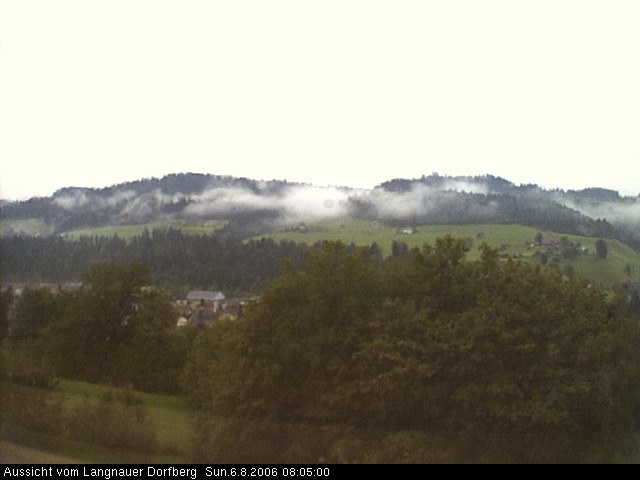 Webcam-Bild: Aussicht vom Dorfberg in Langnau 20060806-080500