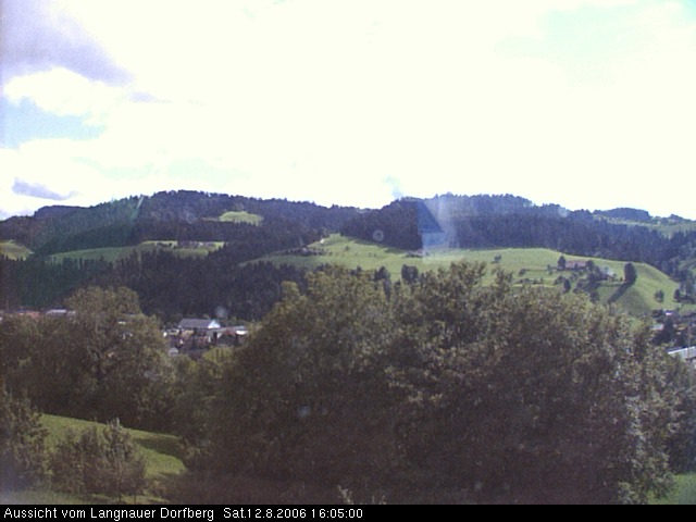 Webcam-Bild: Aussicht vom Dorfberg in Langnau 20060812-160500