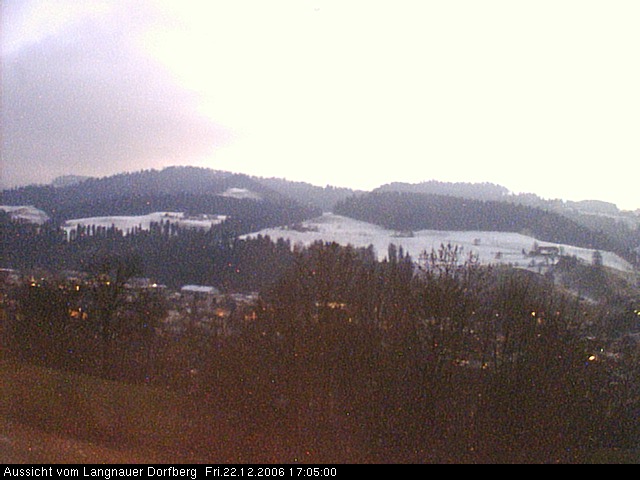Webcam-Bild: Aussicht vom Dorfberg in Langnau 20061222-170500