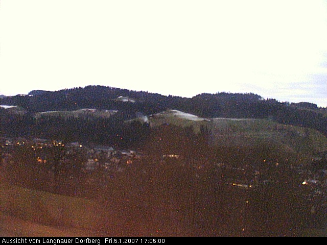 Webcam-Bild: Aussicht vom Dorfberg in Langnau 20070105-170500