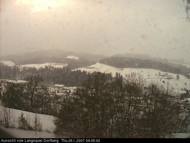 Webcam-Bild: Aussicht vom Dorfberg in Langnau 20070125-090500