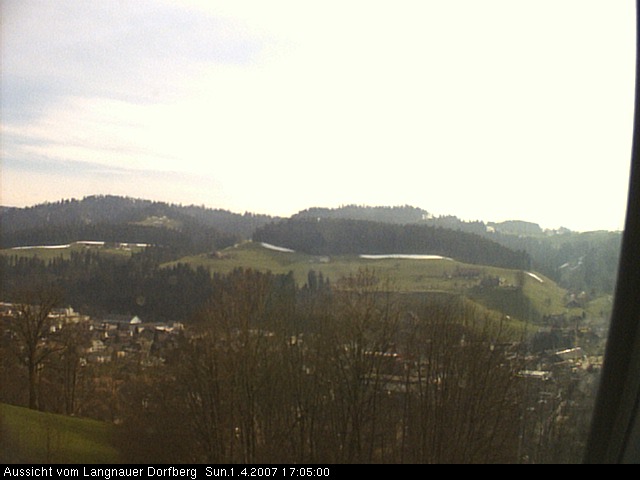 Webcam-Bild: Aussicht vom Dorfberg in Langnau 20070401-170500