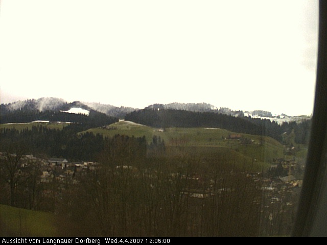 Webcam-Bild: Aussicht vom Dorfberg in Langnau 20070404-120500