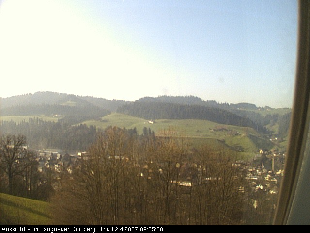 Webcam-Bild: Aussicht vom Dorfberg in Langnau 20070412-090500