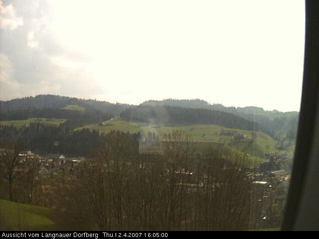 Webcam-Bild: Aussicht vom Dorfberg in Langnau 20070412-160500