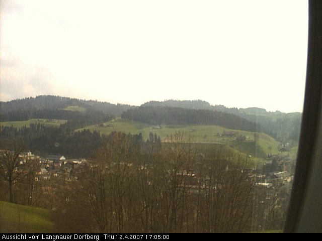 Webcam-Bild: Aussicht vom Dorfberg in Langnau 20070412-170500
