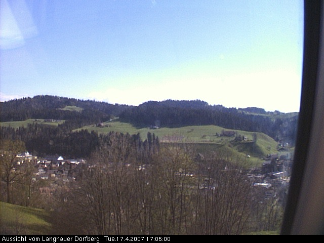 Webcam-Bild: Aussicht vom Dorfberg in Langnau 20070417-170500