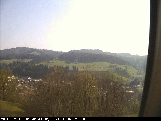 Webcam-Bild: Aussicht vom Dorfberg in Langnau 20070419-170500