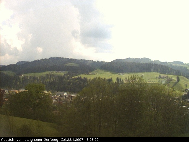 Webcam-Bild: Aussicht vom Dorfberg in Langnau 20070428-160500