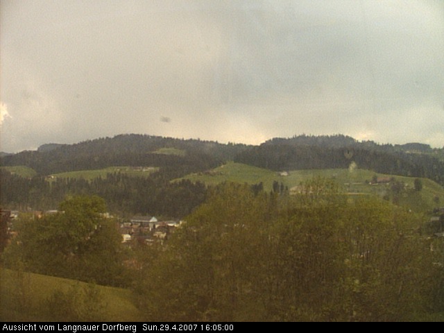 Webcam-Bild: Aussicht vom Dorfberg in Langnau 20070429-160500