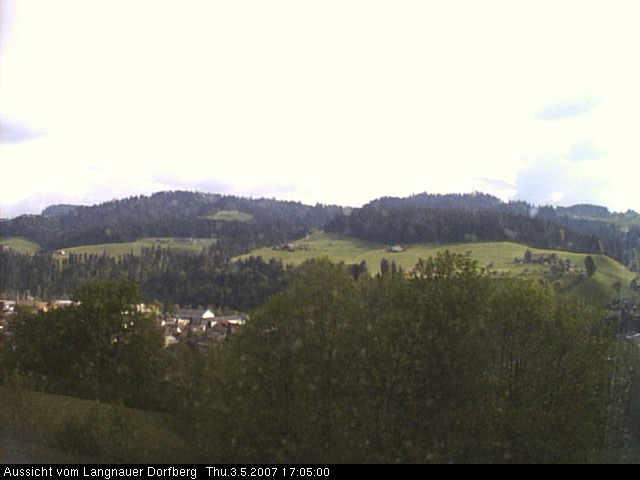 Webcam-Bild: Aussicht vom Dorfberg in Langnau 20070503-170500