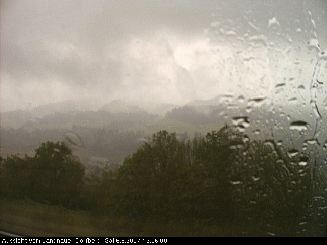 Webcam-Bild: Aussicht vom Dorfberg in Langnau 20070505-160500
