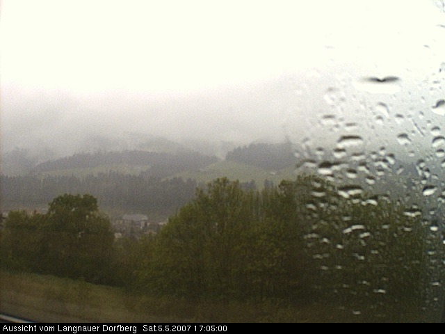 Webcam-Bild: Aussicht vom Dorfberg in Langnau 20070505-170500