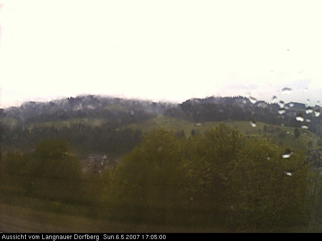 Webcam-Bild: Aussicht vom Dorfberg in Langnau 20070506-170500