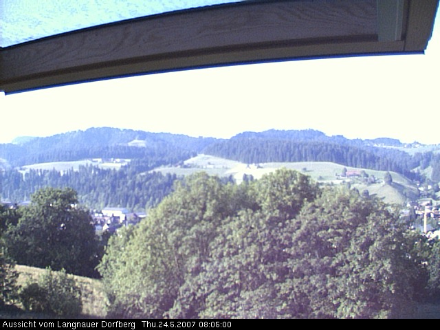 Webcam-Bild: Aussicht vom Dorfberg in Langnau 20070524-080500