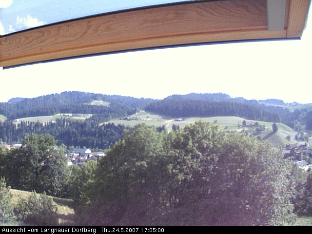 Webcam-Bild: Aussicht vom Dorfberg in Langnau 20070524-170500