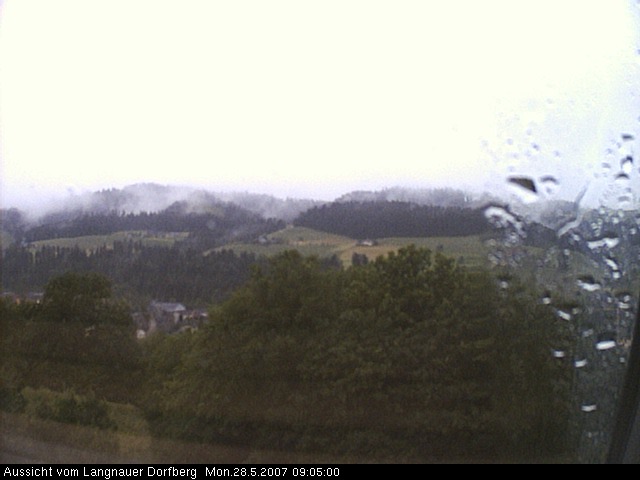 Webcam-Bild: Aussicht vom Dorfberg in Langnau 20070528-090500