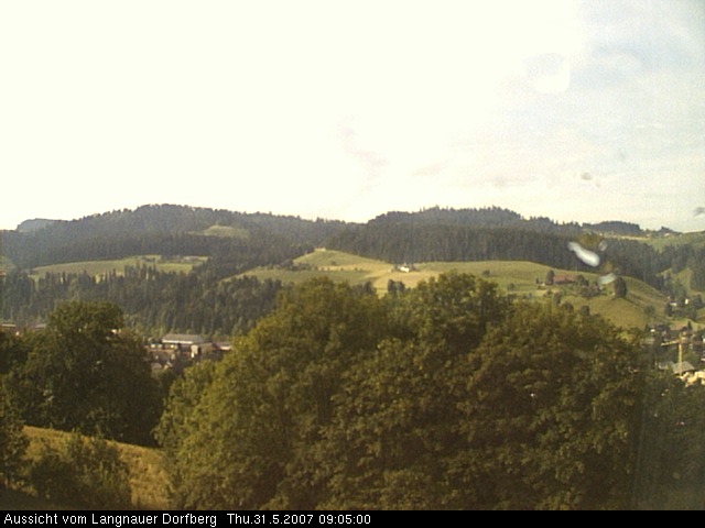 Webcam-Bild: Aussicht vom Dorfberg in Langnau 20070531-090500