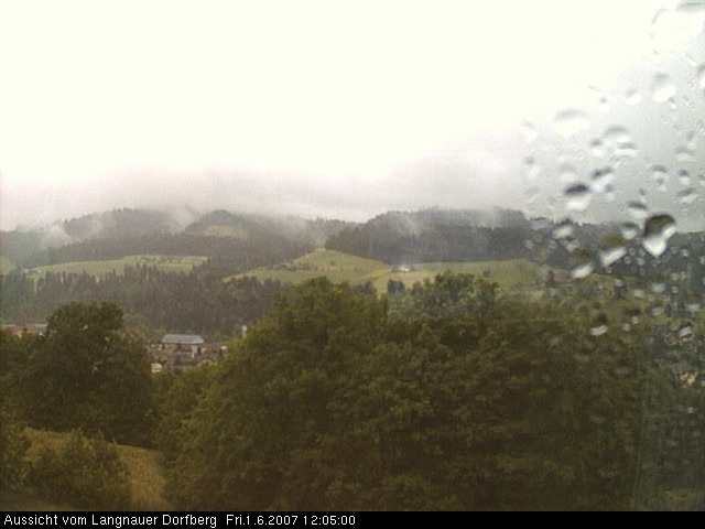 Webcam-Bild: Aussicht vom Dorfberg in Langnau 20070601-120500