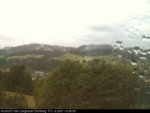 Webcam-Bild: Aussicht vom Dorfberg in Langnau 20070601-160500