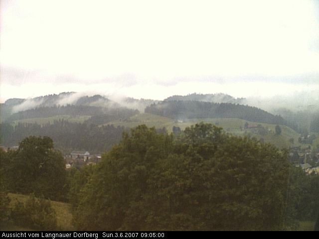 Webcam-Bild: Aussicht vom Dorfberg in Langnau 20070603-090500