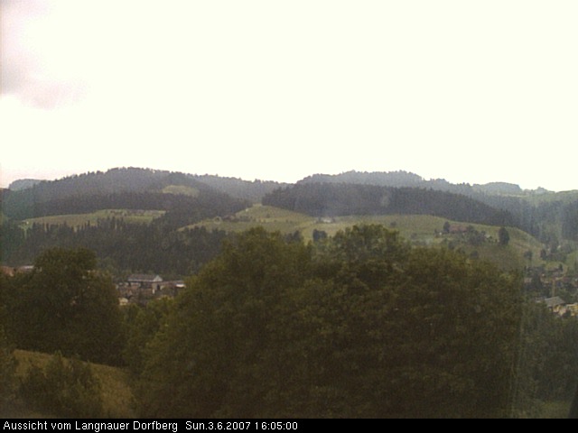 Webcam-Bild: Aussicht vom Dorfberg in Langnau 20070603-160500