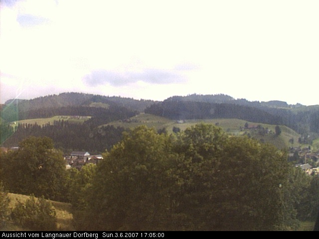 Webcam-Bild: Aussicht vom Dorfberg in Langnau 20070603-170500