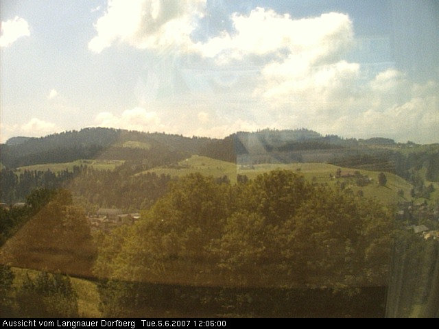 Webcam-Bild: Aussicht vom Dorfberg in Langnau 20070605-120500