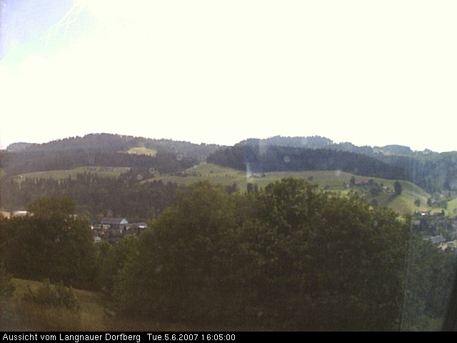 Webcam-Bild: Aussicht vom Dorfberg in Langnau 20070605-160500