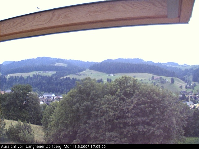 Webcam-Bild: Aussicht vom Dorfberg in Langnau 20070611-170500
