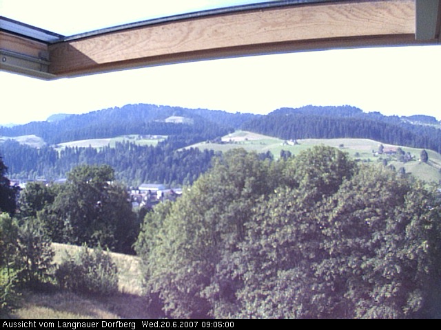 Webcam-Bild: Aussicht vom Dorfberg in Langnau 20070620-090500