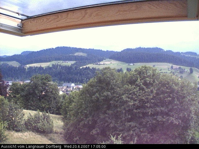 Webcam-Bild: Aussicht vom Dorfberg in Langnau 20070620-170500