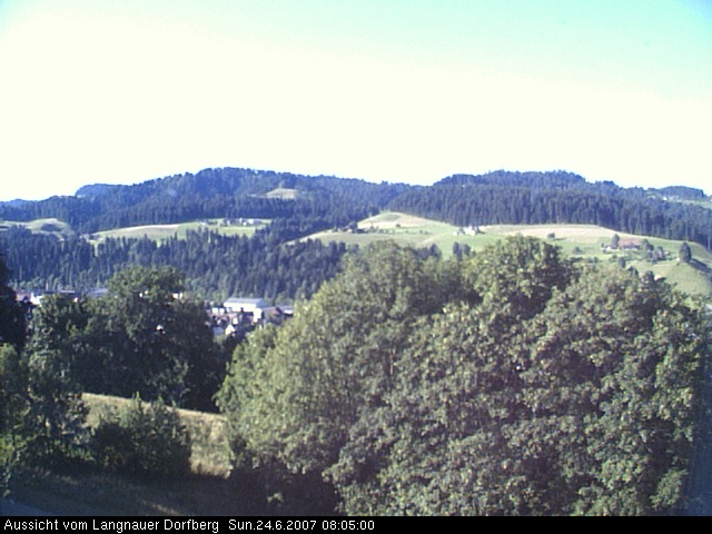 Webcam-Bild: Aussicht vom Dorfberg in Langnau 20070624-080500