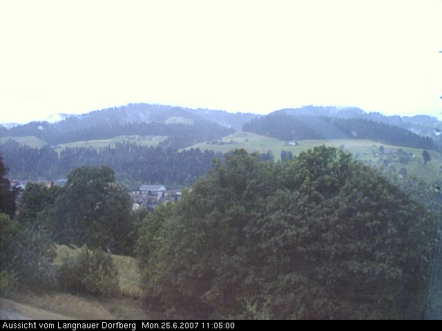 Webcam-Bild: Aussicht vom Dorfberg in Langnau 20070625-110500