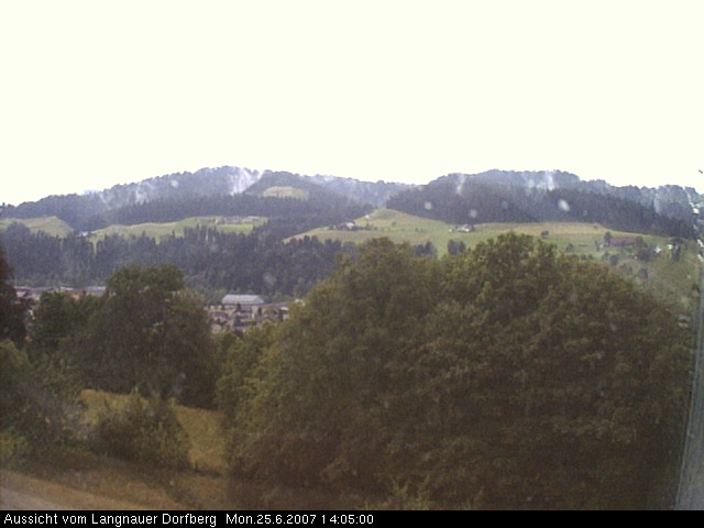 Webcam-Bild: Aussicht vom Dorfberg in Langnau 20070625-140500