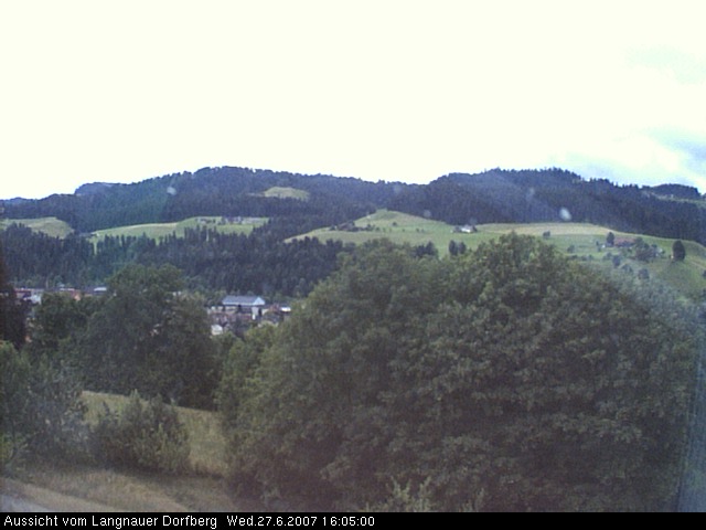 Webcam-Bild: Aussicht vom Dorfberg in Langnau 20070627-160500
