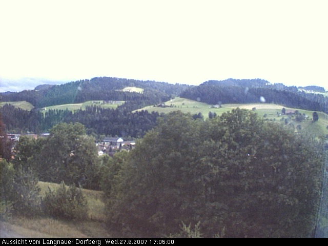 Webcam-Bild: Aussicht vom Dorfberg in Langnau 20070627-170500